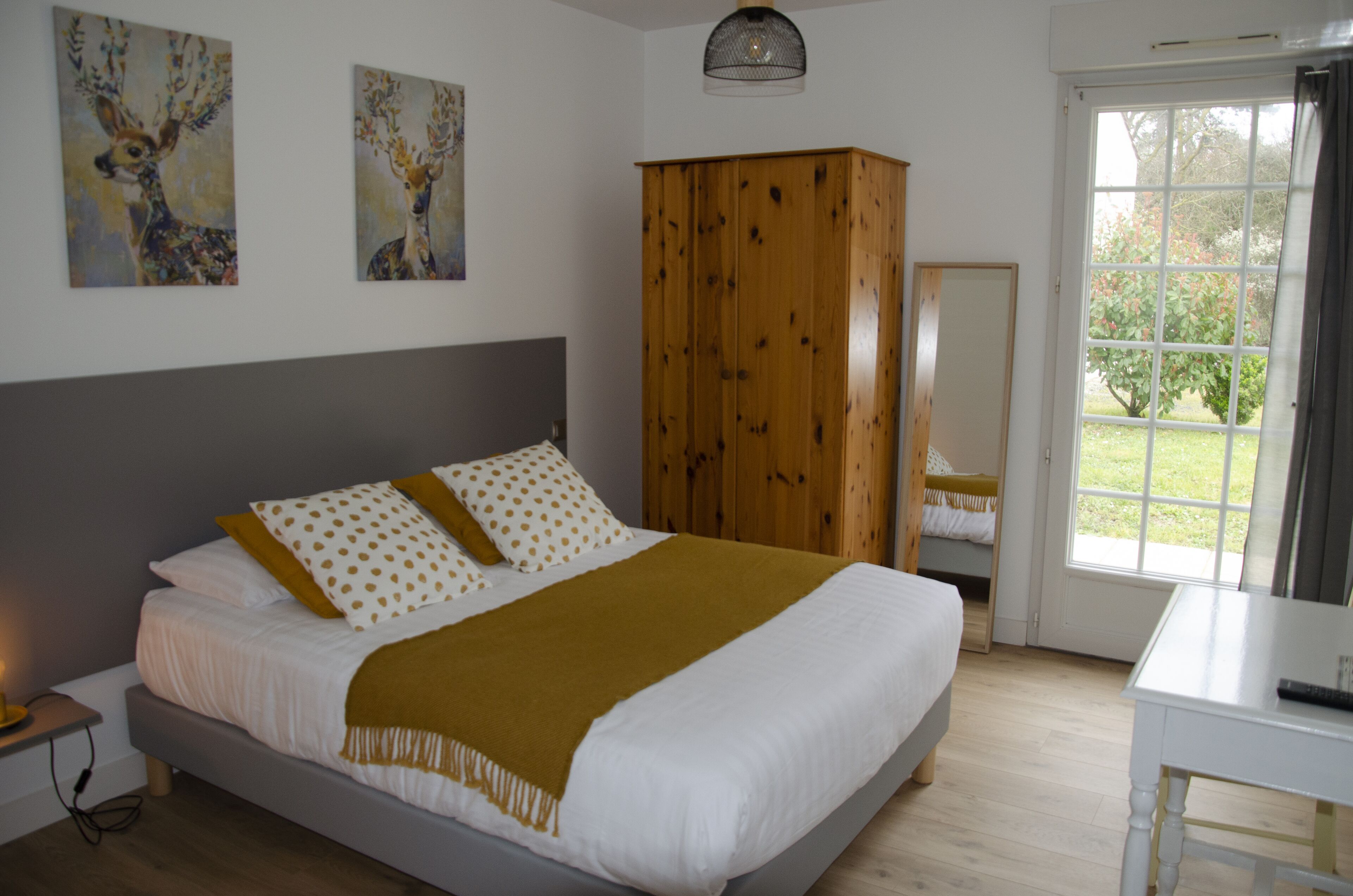 double room | premium bedding, individually decorated, individually furnished
