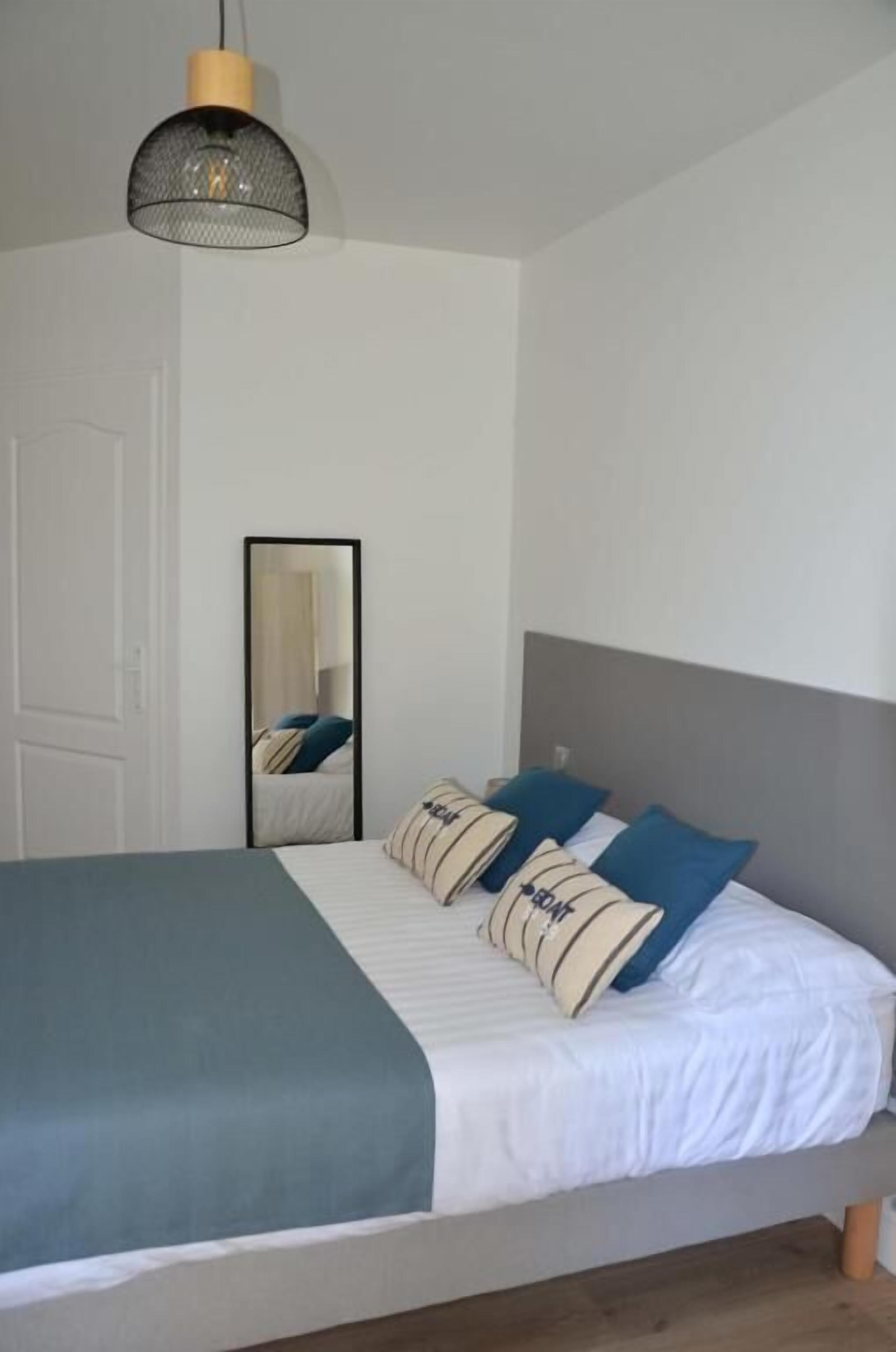 double room | premium bedding, individually decorated, individually furnished