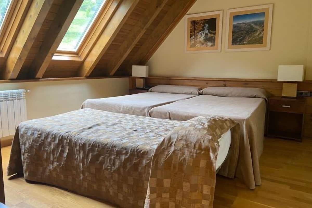 1 chambre, coffres-forts dans les chambres, bureau, rideaux occultants