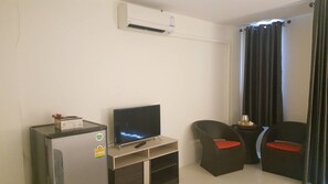 Family Triple Room, Berbilang Katil, Non Smoking, Mountain View | Ruang tamu