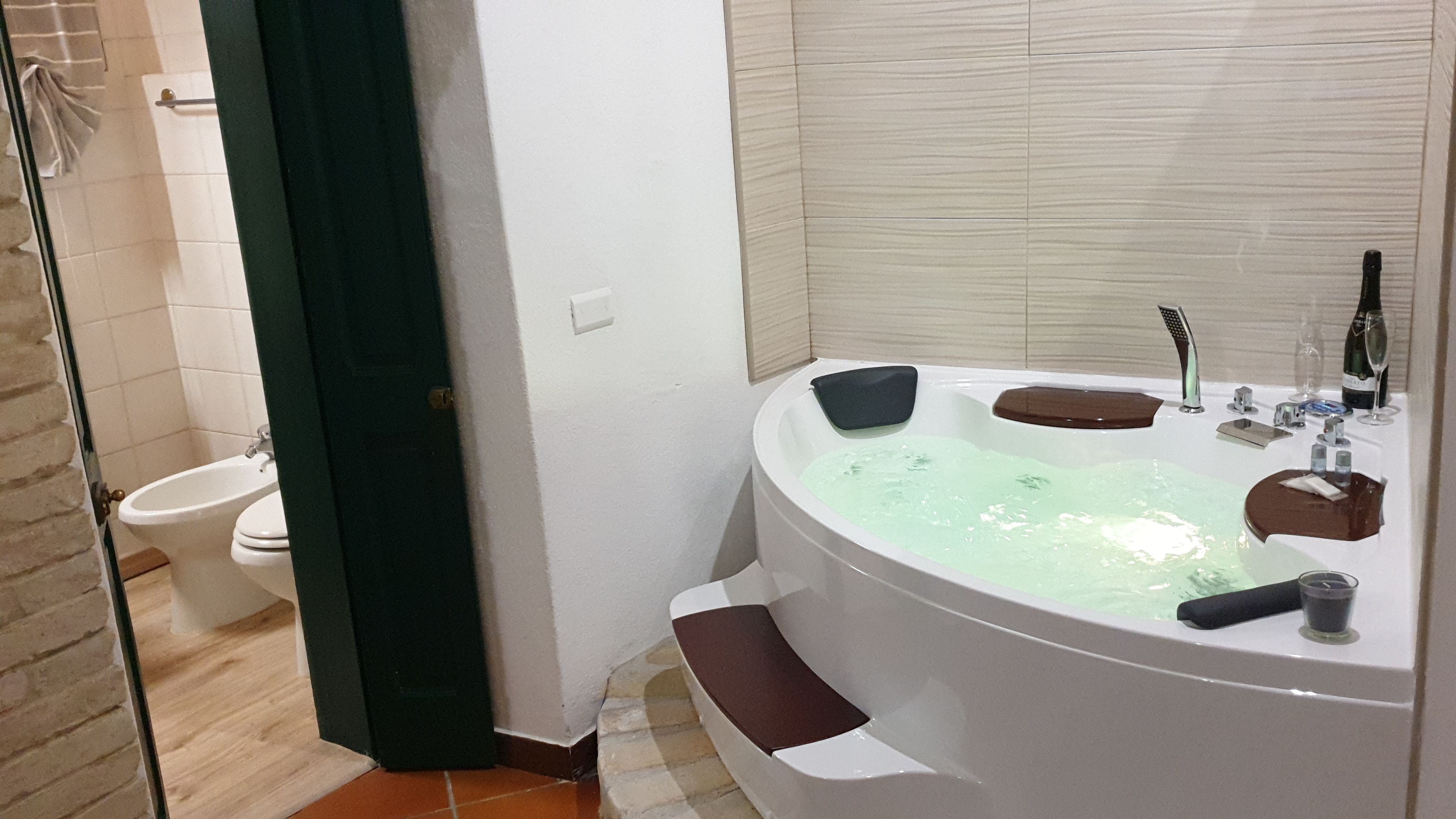 deluxe apartment, 1 bedroom, city view | jetted bathtub