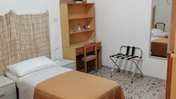 Classic Double Room, Non Smoking, Ensuite | Hypo-allergenic bedding, down comforters, blackout drapes
