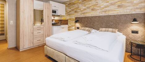 1 bedroom, iron/ironing board, travel cot, free WiFi