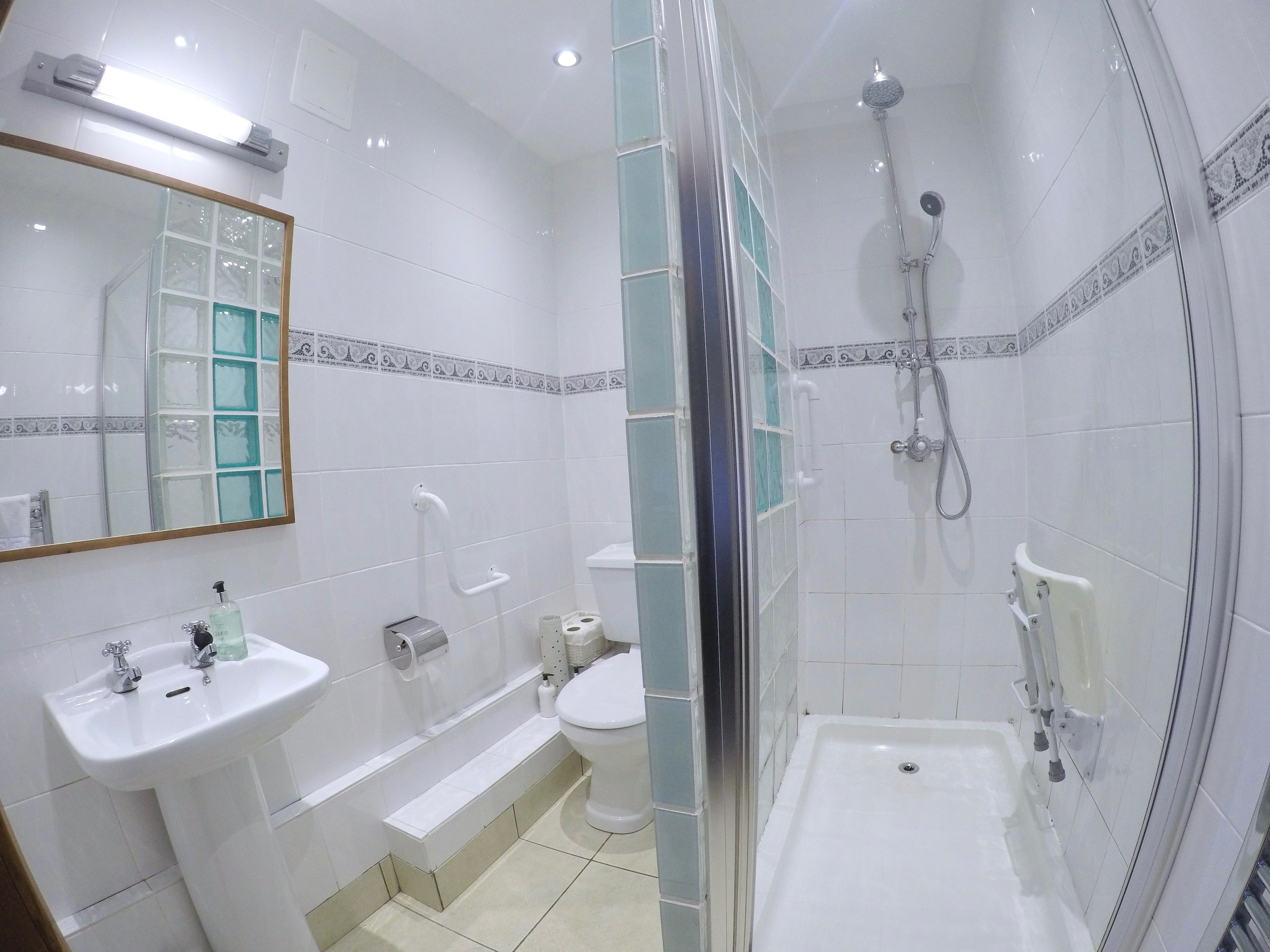 twin room | bathroom | free toiletries, hair dryer, towels