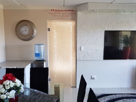 Family Apartment, Non Smoking, Sea View | Room amenity