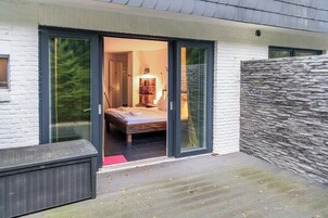 Comfort Double Room | In-room safe, soundproofing