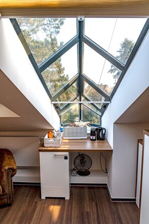 Basic Double Room | Living area | 55-cm flat-screen TV with cable channels - Seaside-Townhouse (Timmendorfer Strand)