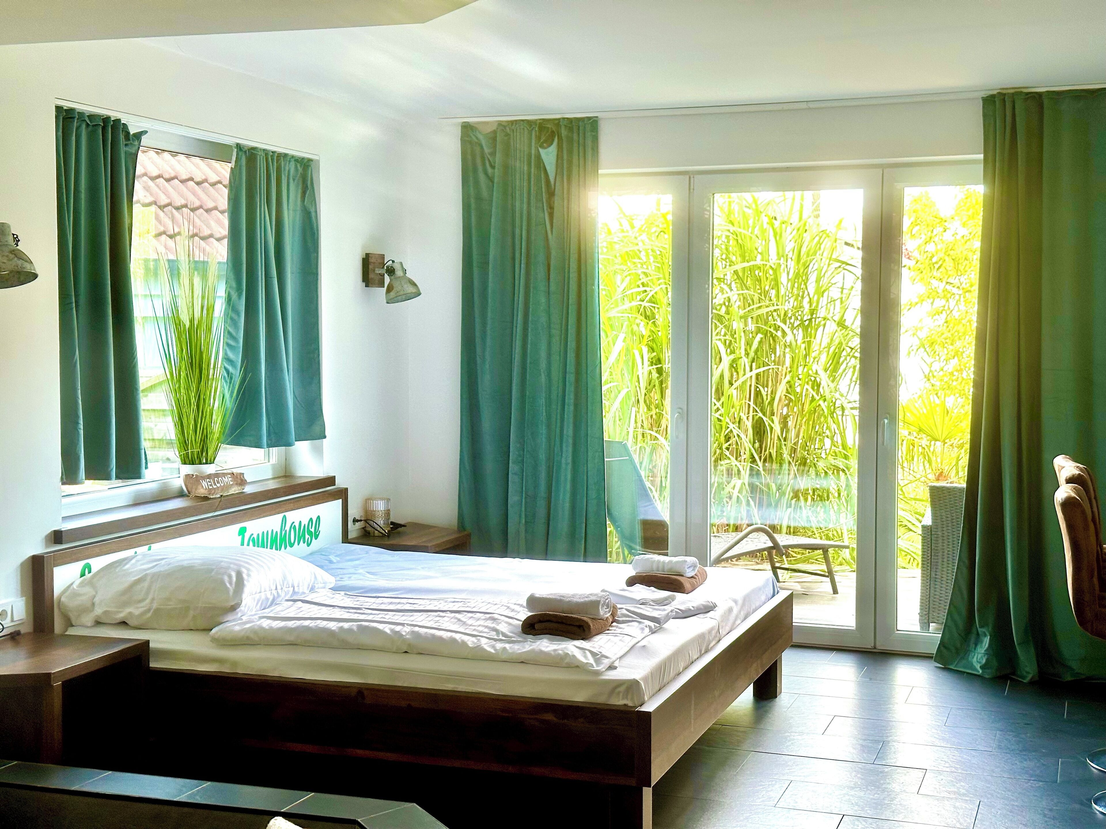 Comfort Double Room, 1 King Bed, Non Smoking, Terrace | In-room safe, soundproofing, bed sheets