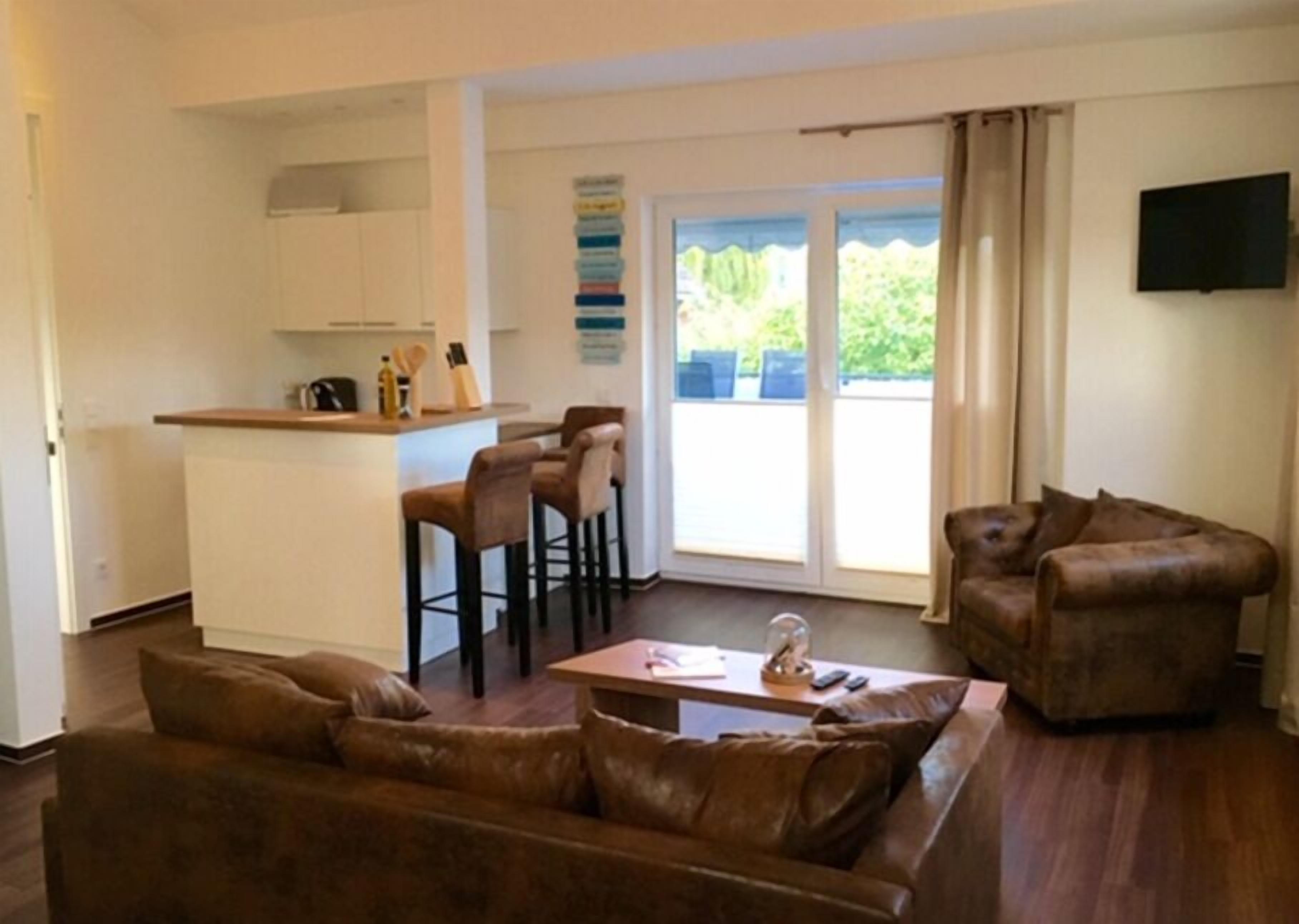 Double Room, Kitchenette | Private kitchenette | Coffee/tea maker, electric kettle, reusable coffee/tea filters