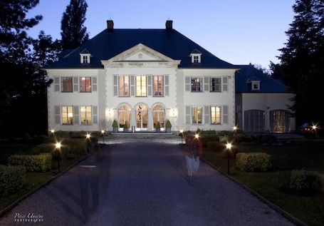 Exterior. Hotel Fleur de Lys