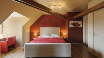 Minibar, décoration personnalisée, bureau, chambres insonorisées