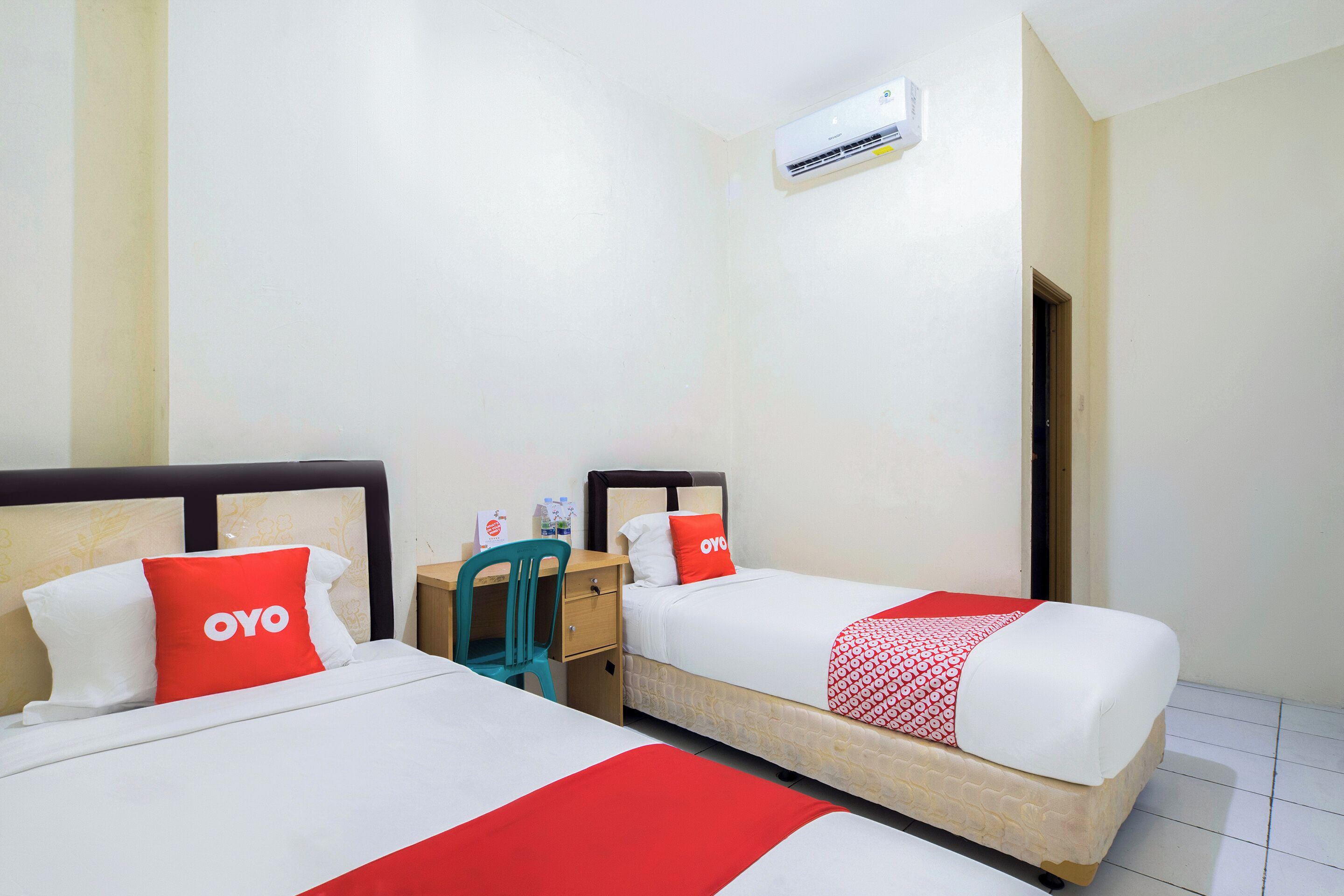 Foto - RedDoorz near Esa Unggul University Jakarta Campus