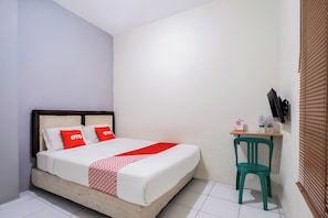 Standard Double Room | Desk, free WiFi, bed sheets
