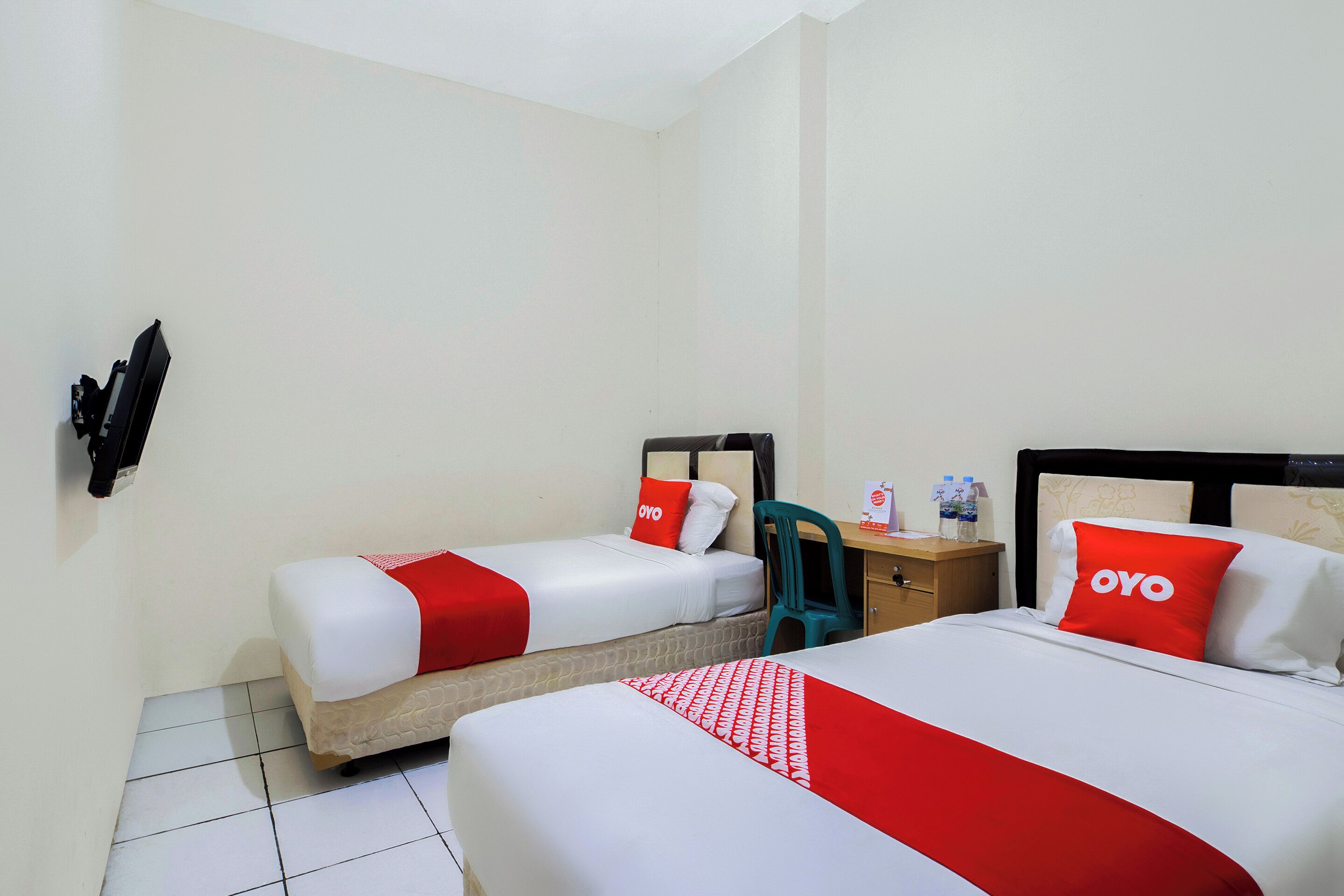 Foto - RedDoorz near Esa Unggul University Jakarta Campus