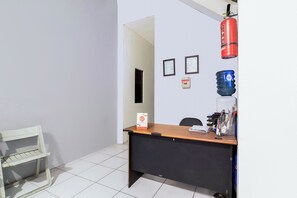 Reception - Hotel O Lontar Residence (Jakarta)