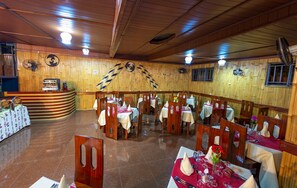 Se sirven desayunos, comidas y cenas