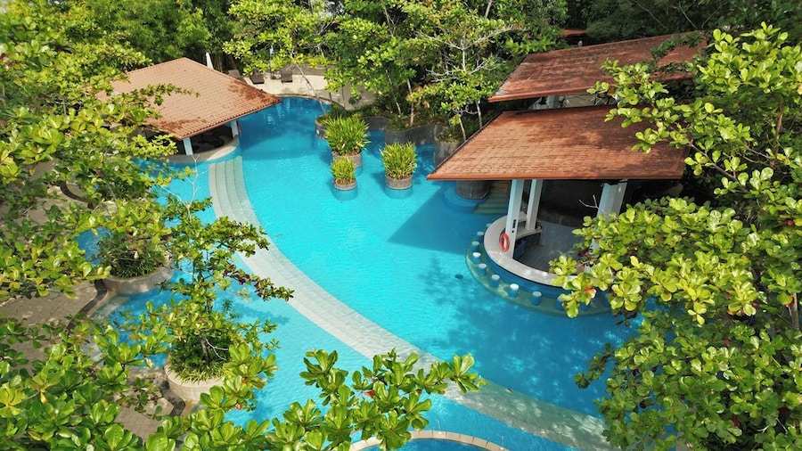 Fernvale Leisure Club and Resort
