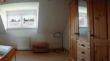 2 bedrooms, travel crib, WiFi, bed sheets