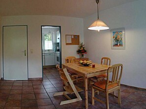 Unclassified image, 5 of 12, button - Böhm's Huus - Böhm`s Huus (Varel)