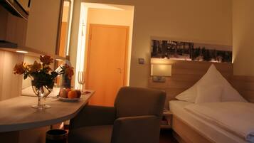 Single Room | Pillowtop beds, in-room safe, individually furnished, desk