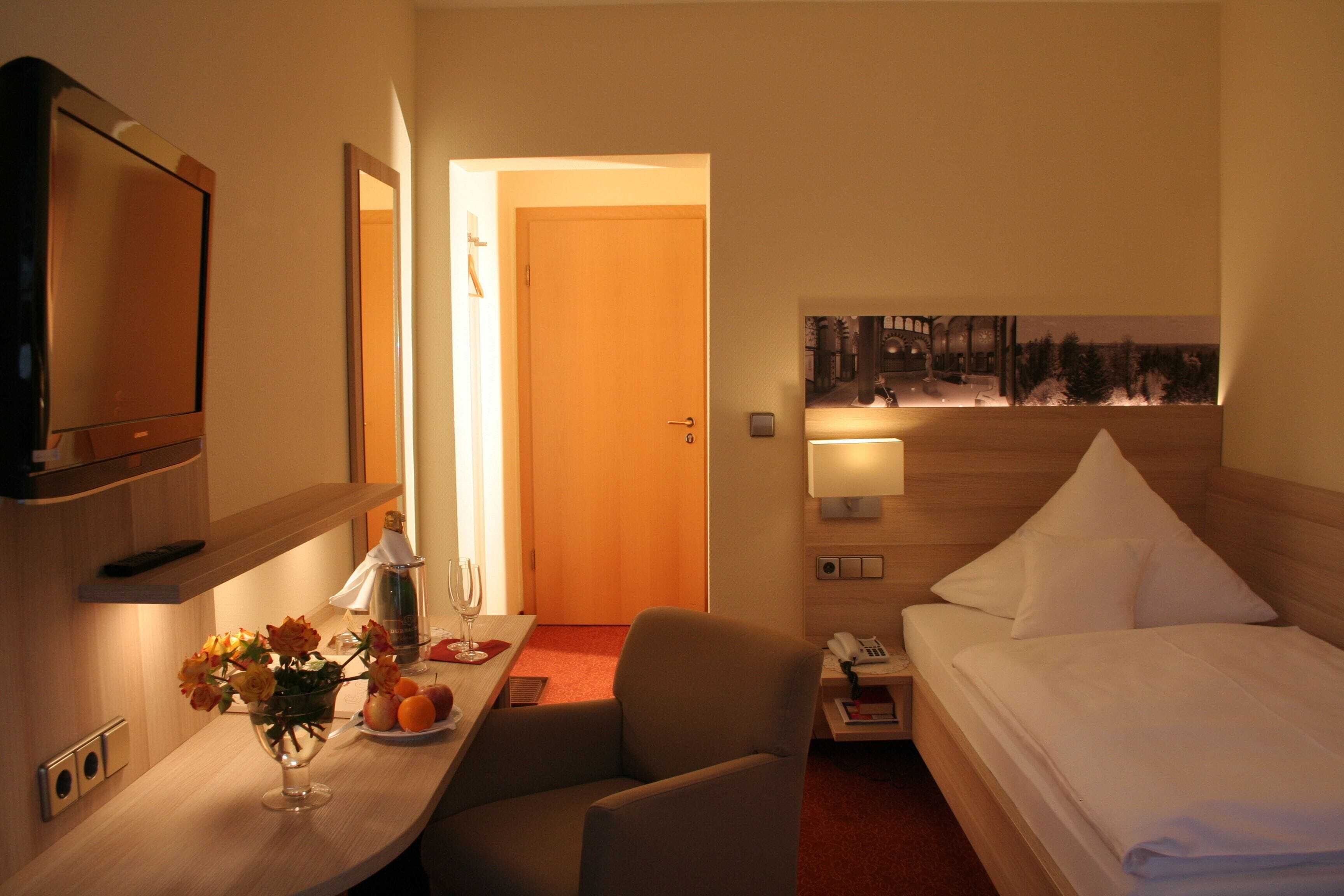 Pillowtop beds, in-room safe, individually furnished, desk
