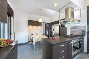 Family Villa, 4 Bedrooms, Private Pool | Private kitchen