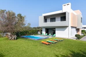 บริเวณภายนอก