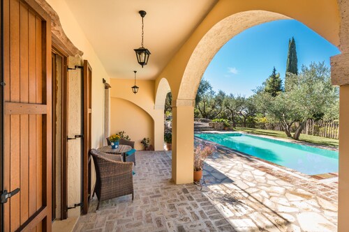 Mastrogiannis Villa Dafne