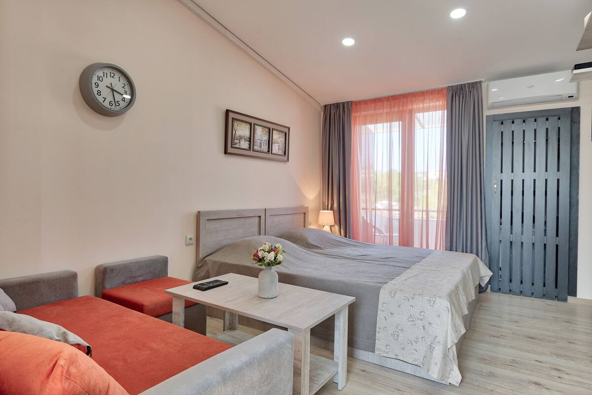 Desk, iron/ironing board, free WiFi, bed sheets