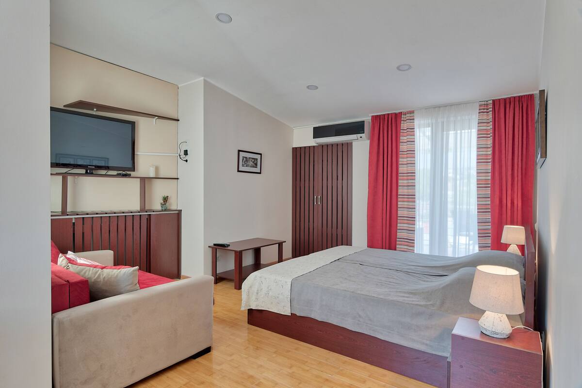 Desk, iron/ironing board, free WiFi, bed sheets
