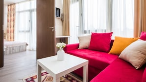 Huoneisto (400) | Työpöytä, silitysrauta/-lauta, ilmainen Wi-Fi, vuodevaatteet