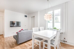 高级公寓, 2 张大床 | 特色装修、特色家居、办公桌、遮光窗帘