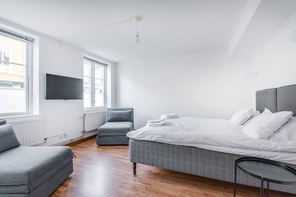 Apartment, Ground Floor | Desk, blackout drapes, individually decorated, individually furnished