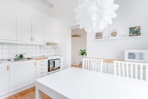 Deluxe Apartment (6 Beds) | Individually decorated, individually furnished, desk, blackout drapes - City Apartments in Jonkoping (Jonkoping)