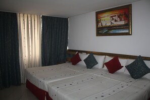 Lägenhet Executive - 2 sovrum - icke-rökare | Sängtillbehör av högsta kvalitet, unika möbler och skrivbord