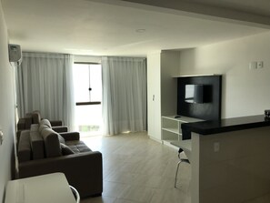 Estúdio Vista Cidade | Ropa de cama de alta calidad, cortinas opacas, sistema de insonorización
