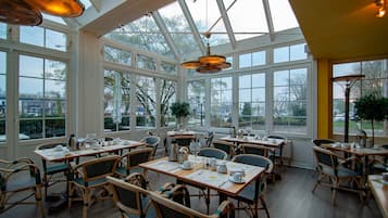 Daily buffet breakfast (EUR 7.00 per person)