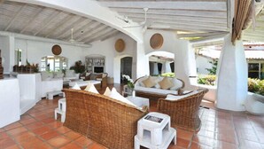 Property grounds - Villa San Flamingo (Paynes Bay)