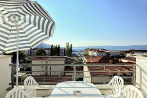 Apartment (A2+2 No.1) | Balcony