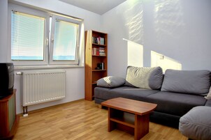 Apartment (A2+2 No.1) | Living area | Flat-screen TV