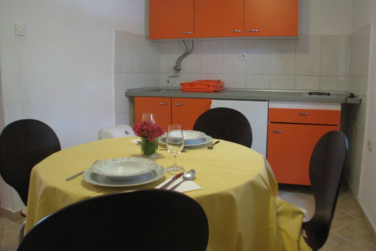 Apartment, Balcony | Private kitchenette | Fridge, stovetop, electric kettle, cookware/dishes/utensils