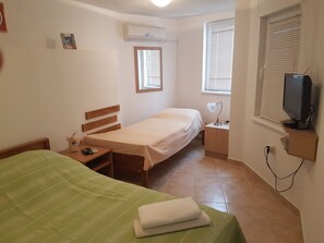 Apartment, Ground Floor | Free WiFi, bed sheets - Apartments Mesic (Tisno)