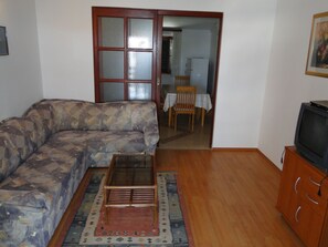 Apartamento (2) | Área de estar | TV