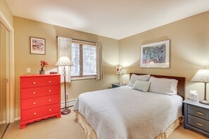 2 bedrooms, iron/ironing board, Internet, bed sheets