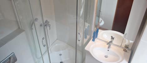 Apartment (1) | Bathroom