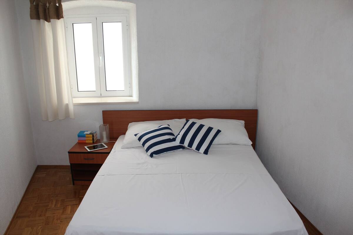 Soundproofing, iron/ironing board, free WiFi, bed sheets