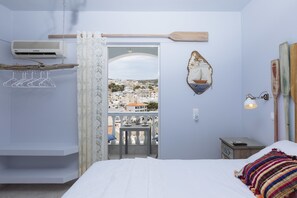 Individually decorated, individually furnished, blackout curtains - Gorgona Apartments (Karpathos)