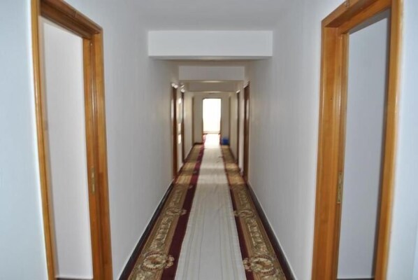 المنشأة من الداخل