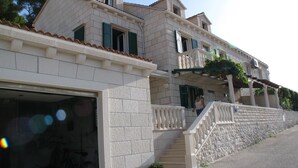 Unclassified image, 2 of 17, button - Apartment Martinic (Pucisca)