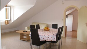 Unclassified image, 3 of 17, button - Apartment Martinic (Pucisca)